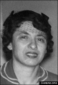 Taibel Lipskier on her 25th wedding anniversary in 1959
